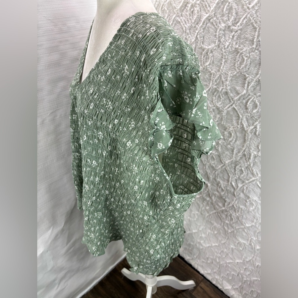 NWT Madewell Lucie V-Neck Smocked Top in Cottage Garden, Size 28W, green boho - Picture 8 of 14